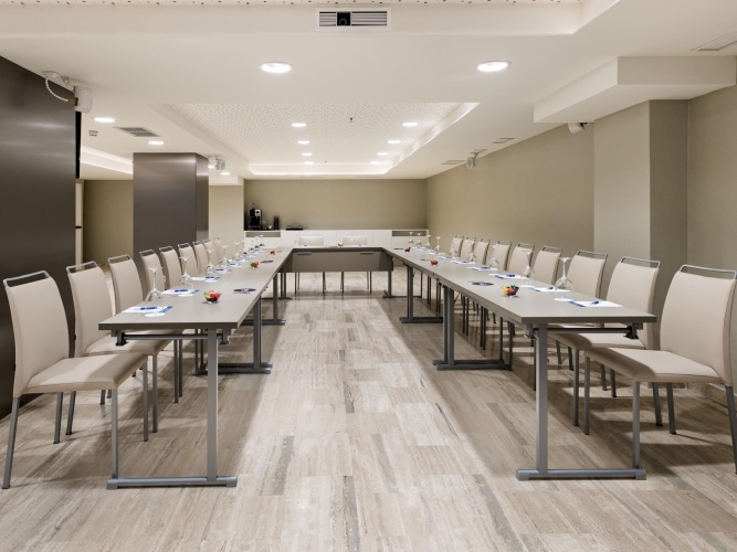 NH Madrid Zurbano photo 32