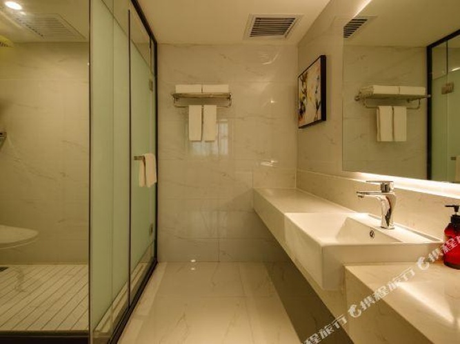 Deluxe Double Suite