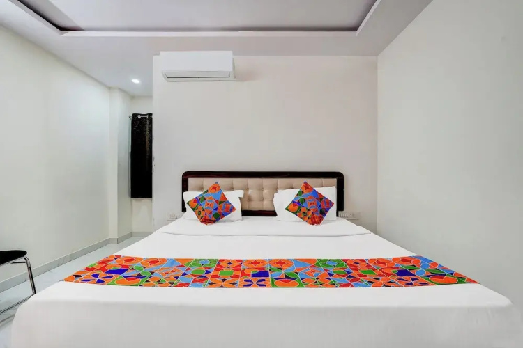 Fabhotel Royal Garuda Palace