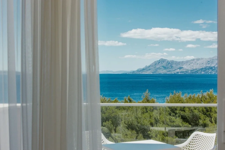 Superior Suite with partial sea view