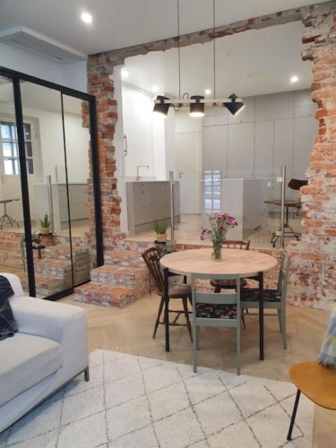 3 Bedrooms Apartment