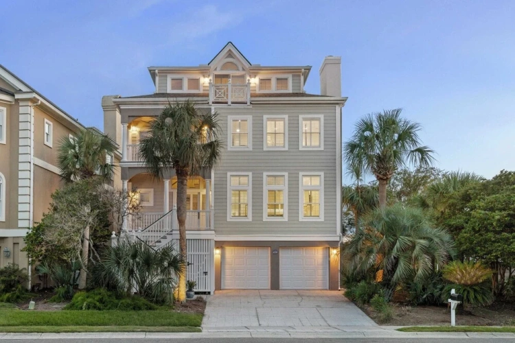 4 Bedrooms Cottage