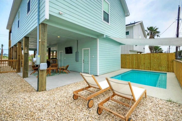 4 Bedrooms Cottage