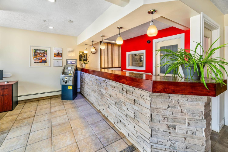 Econolodge Inn And Suites High