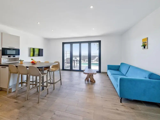 Small Villa With Private Pool, Residence Les Terrasses D'arsella, Porto-vecchio