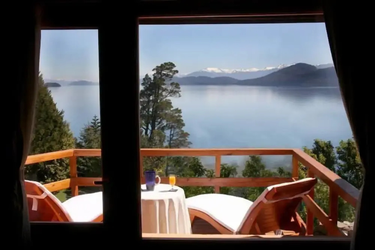 La Sirenuse Lake Suites