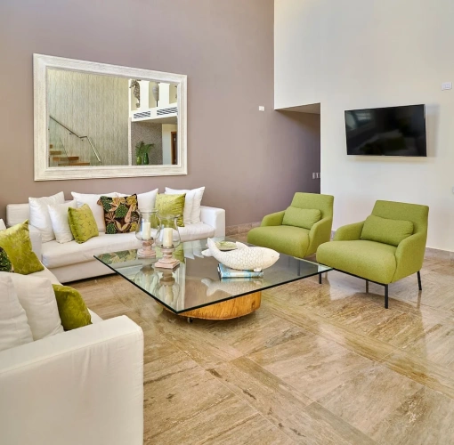 3 Bedrooms Luxury Penthouse room with balcony