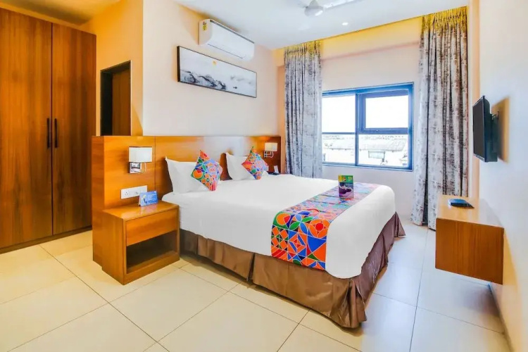FabHotel Ajinkya Residency