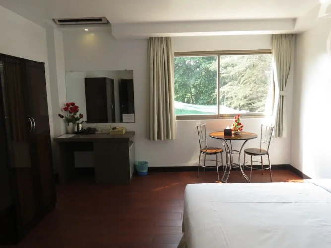 Premier room