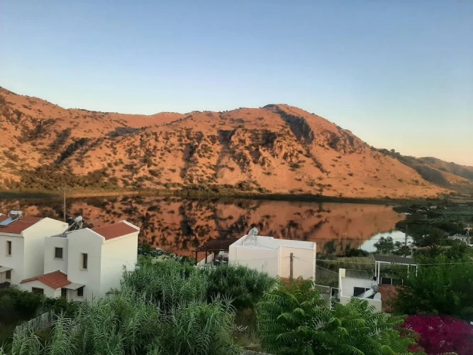 1 Bedroom Cottage with balcony and with lake view