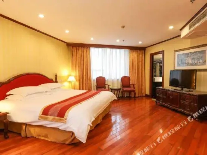 Deluxe Suite