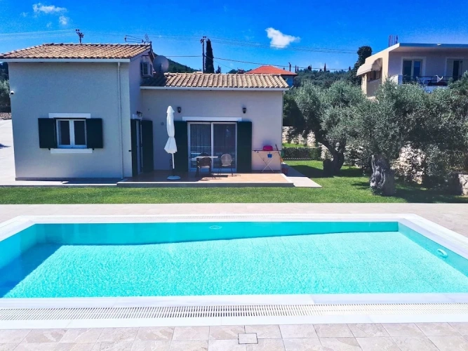 2 Bedrooms Villa