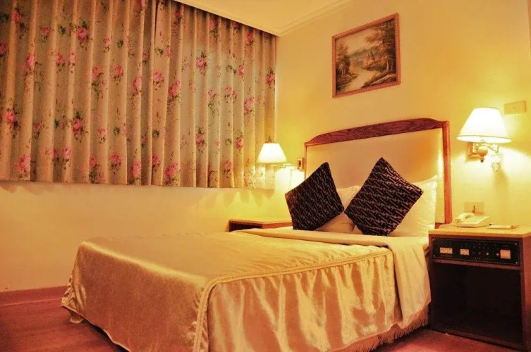H Hotel