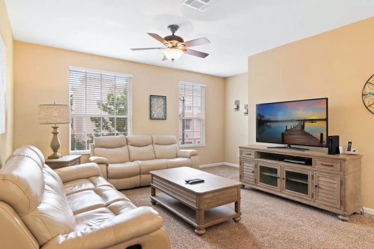 3 Bedrooms Luxury room with balcony