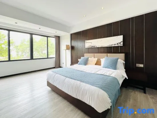 Standard Twin room with garden view