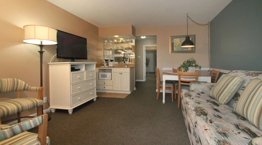 Pier 7 Condominiums