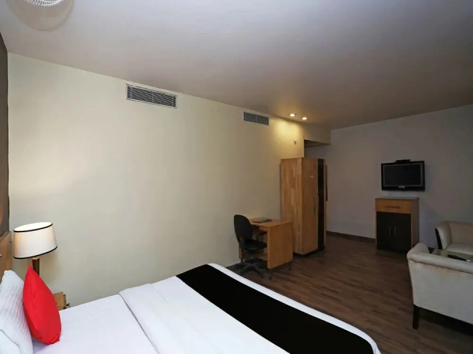 Hotel Centrum by OYO Rooms