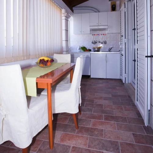 Sunflower Apartment