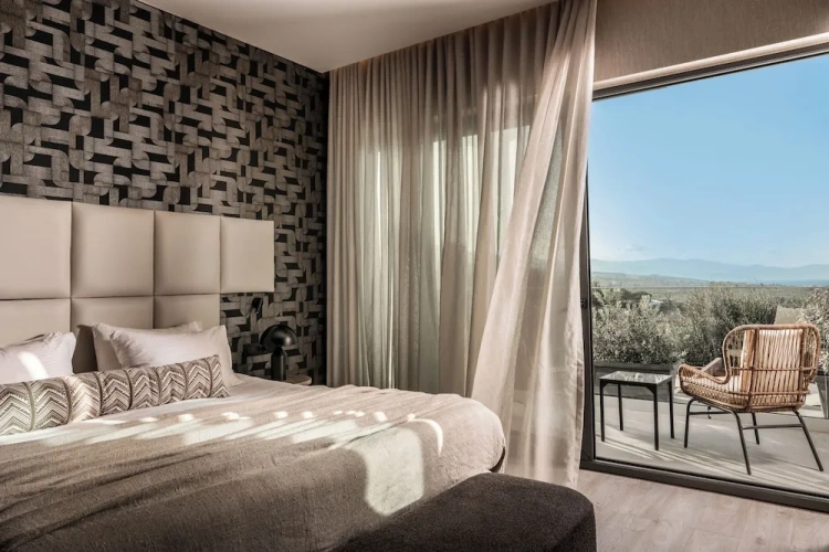 Executive Suite with balcony and with sunset view