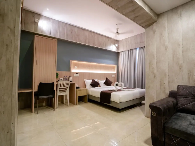 Hotel Grand Seasons