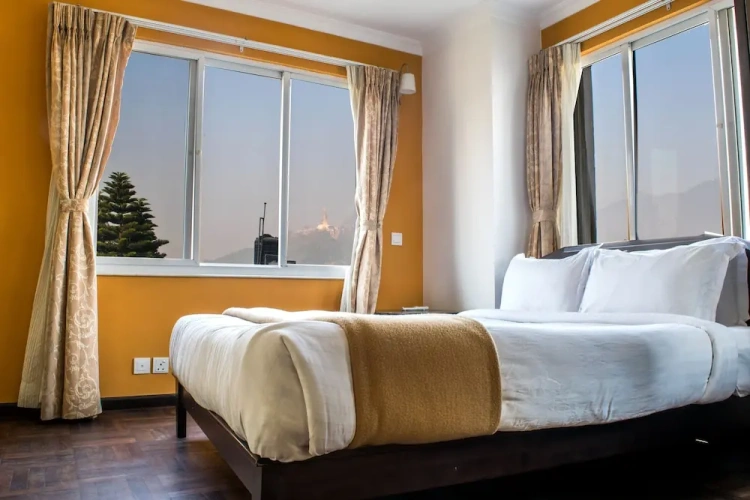 2 Bedrooms Luxury Apartment with balcony and with city view