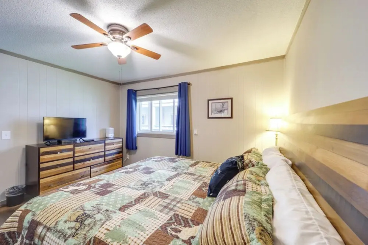 Furnished Deck + Resort Perks: Beech Mtn Retreat!
