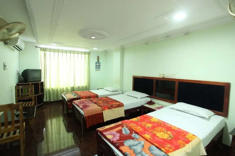 Trishul Hotel