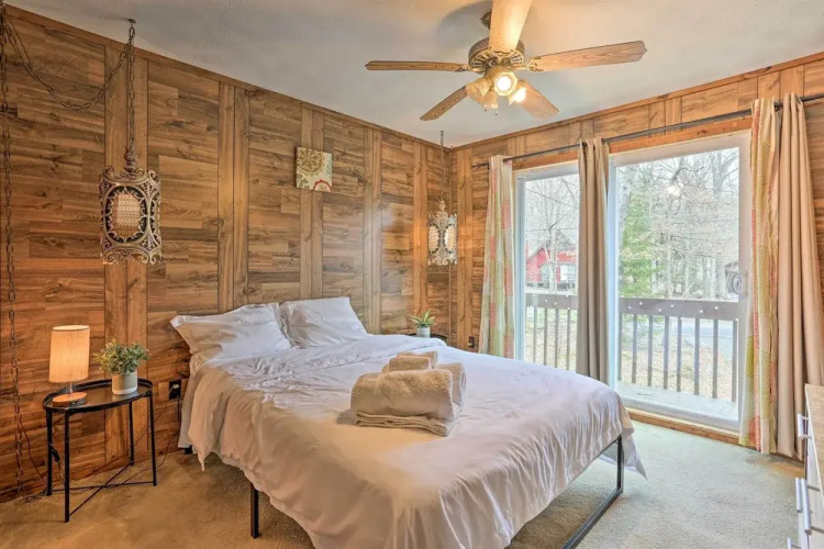 Resort Perks: Picturesque Poconos Getaway!