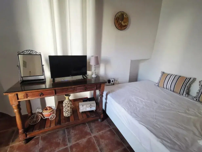 Authentic White House in Paros Lefkes