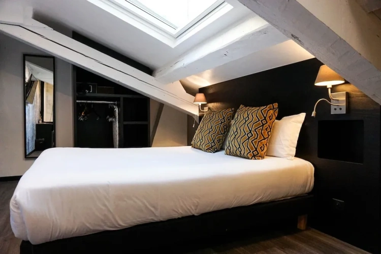 Deluxe Double Attic room