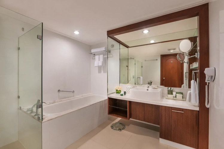 Discovery Suites