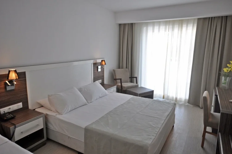 Economy Triple room with balcony
