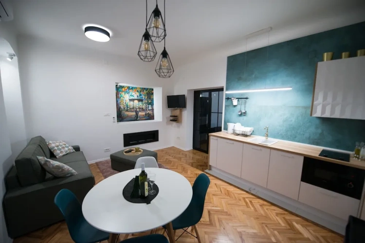 Deluxe Apartment