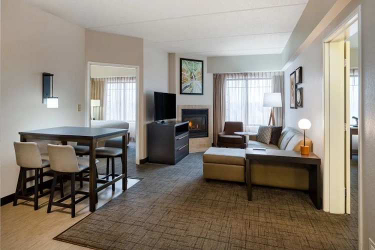 1 Bedroom Suite