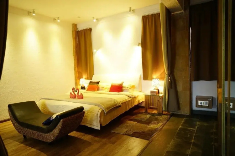 Shiyue Holiday Hotel