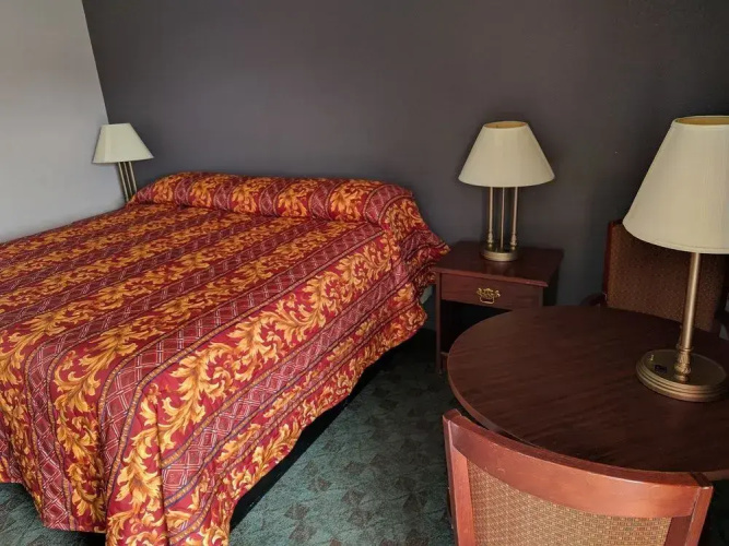 Budget Inn & Suites