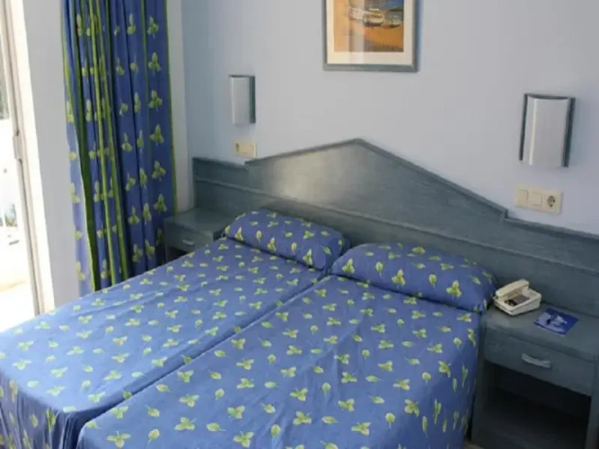 Standard Triple room with balcony and with city view