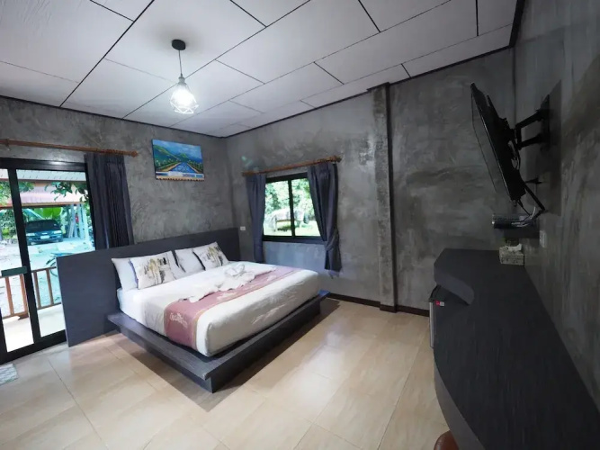 Baan Keree Thara Khiri Wong