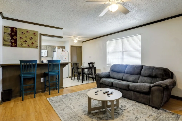 3 Bedrooms Apartment