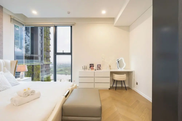 3 Bedrooms Premier Apartment with balcony