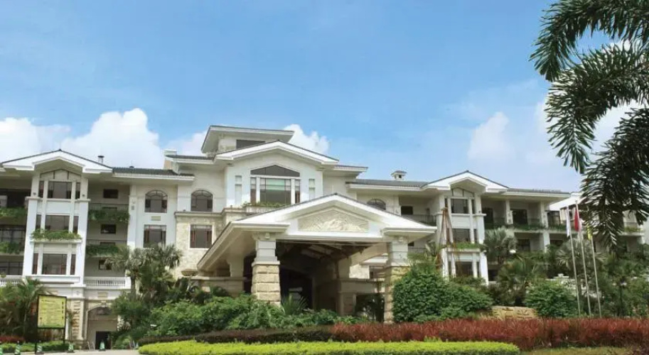Longcheng Golf Hotel