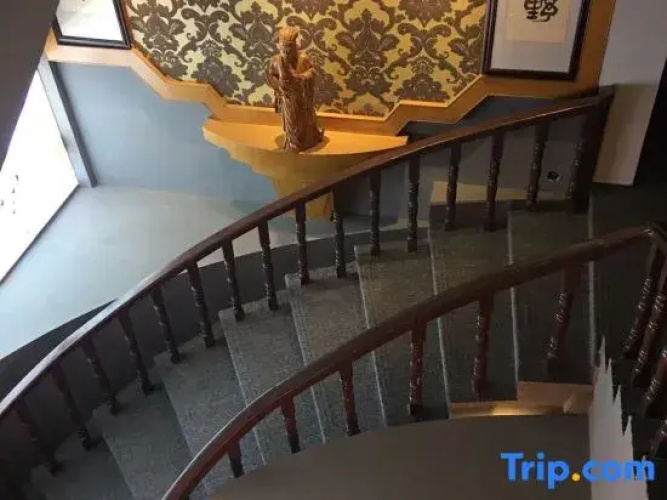 Kongming Hotel