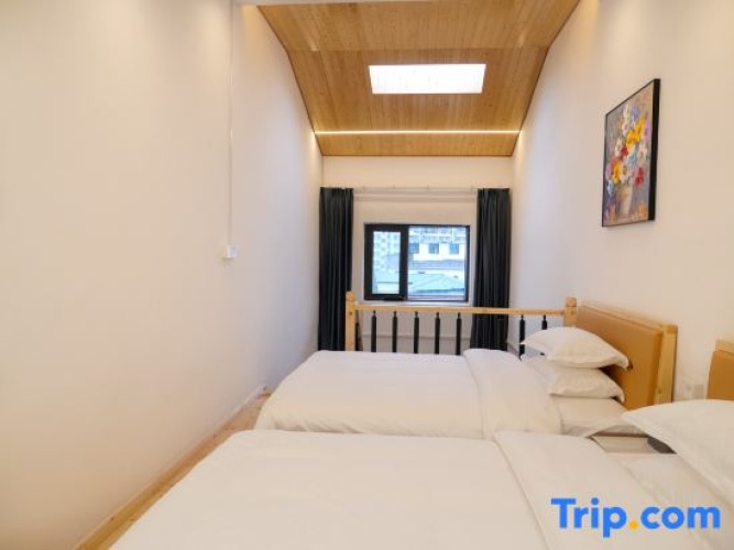 Deluxe Duplex Suite