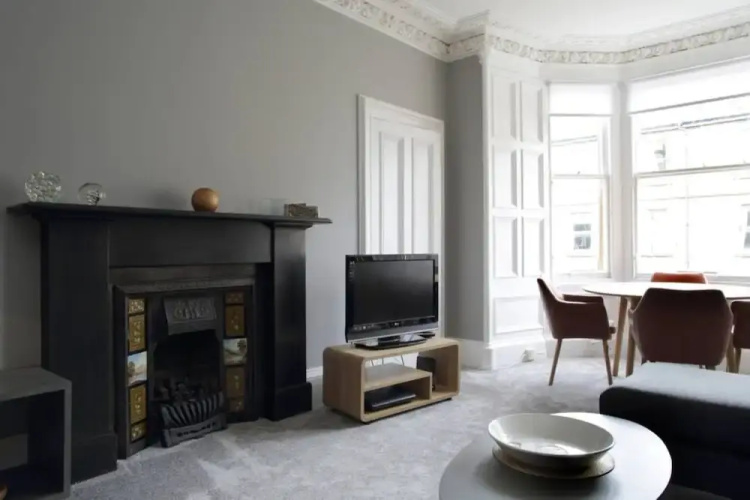 2 Bedroom Bruntsfield Apartment