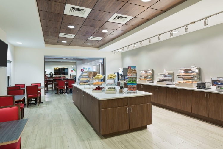 Holiday Inn Express & Suites Nearest Universal Orlando photo 34