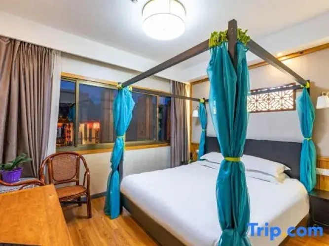 Standard Double room with city view