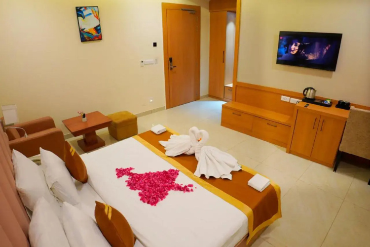 Hotel Cheer Royale