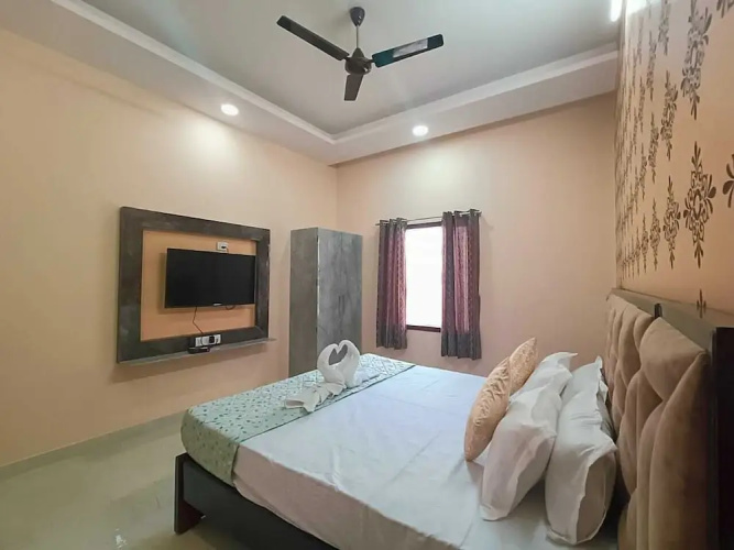 Hotel Chotiwala – 10 Mins from Kashi Vishwanath Temple