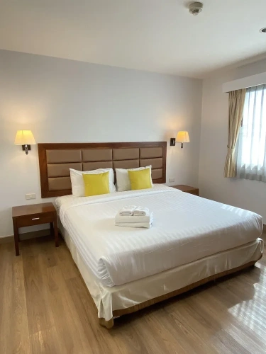 1 Bedroom Deluxe Suite with balcony and with city view