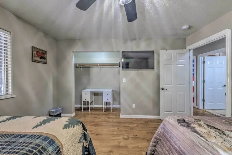 Ruidoso Home w/ Deck, Grill & Pool Table!
